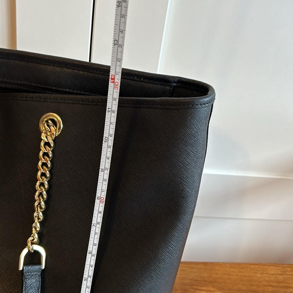 Michael Kors bag - Picture 3 of 10